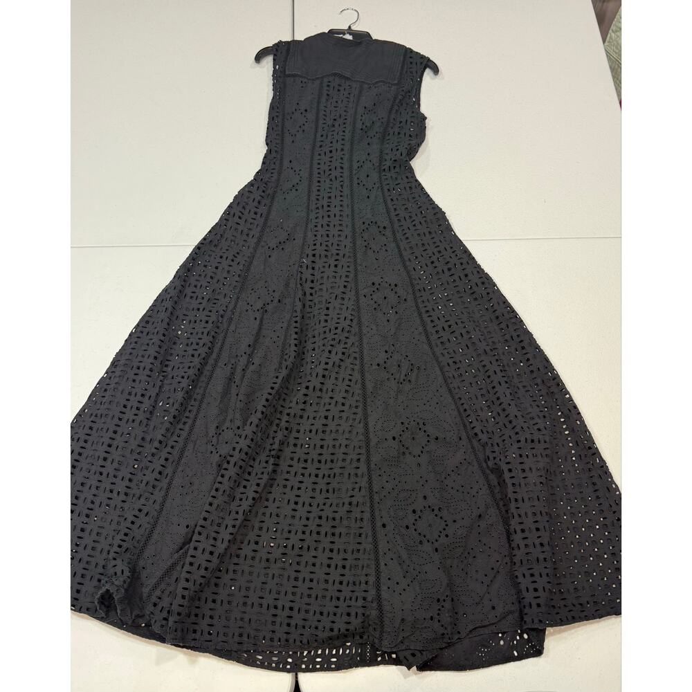 Veronica Beard Alina Black
eyelet cut dress Size 4 - Picture 6 of 6